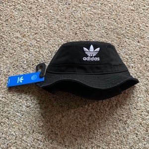 ADIDAS youth bucket hat